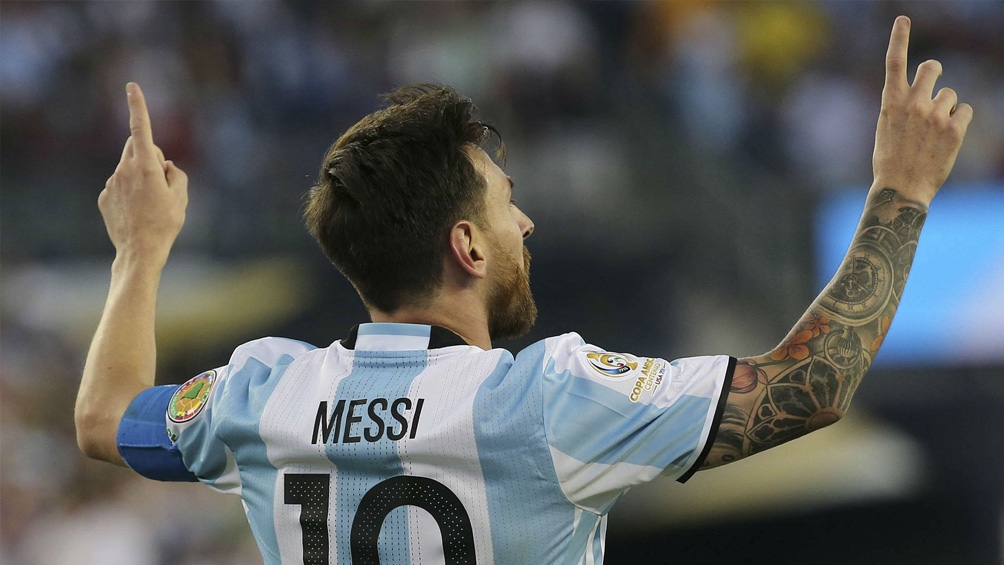 Messi: «Buena victoria para descomprimir un poco por la situación que pasa la gente»