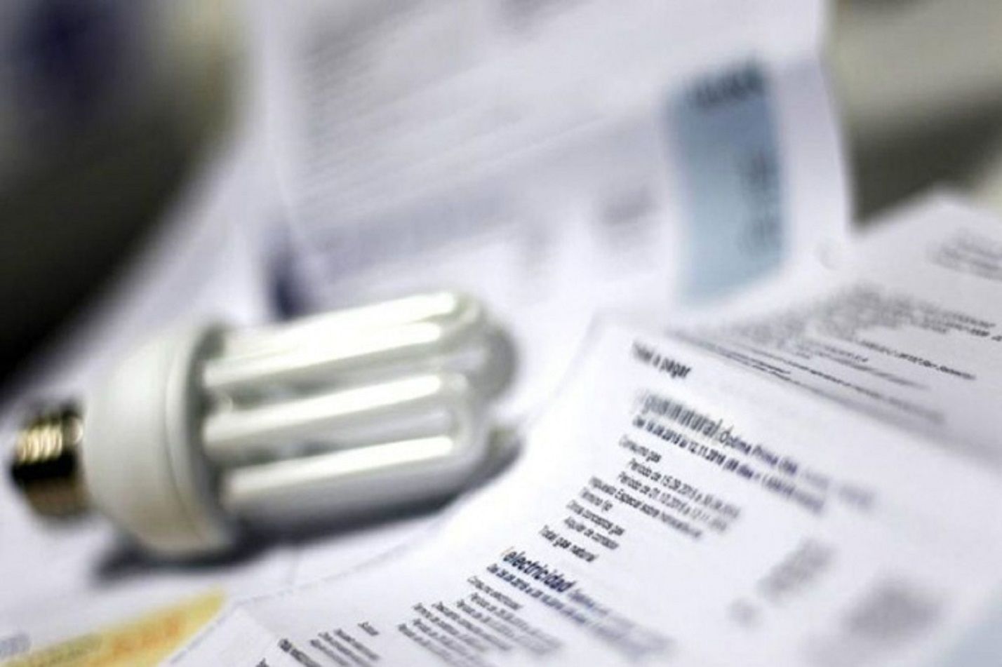 Tarifas: se derrumbó el peso de las facturas de luz y gas en los ingresos de los hogares post thumbnail image