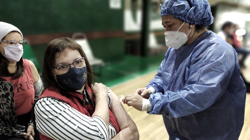 Buenos Aires: hoy comienza la vacuna libre para segunda dosis a mayores de 50 años