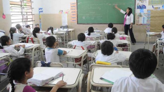 La Nación propone dar una hora más de clase por día en la primaria