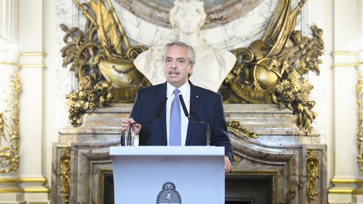 El Presidente instruyó para que se “investigue penalmente” el escándalo de los chats post thumbnail image