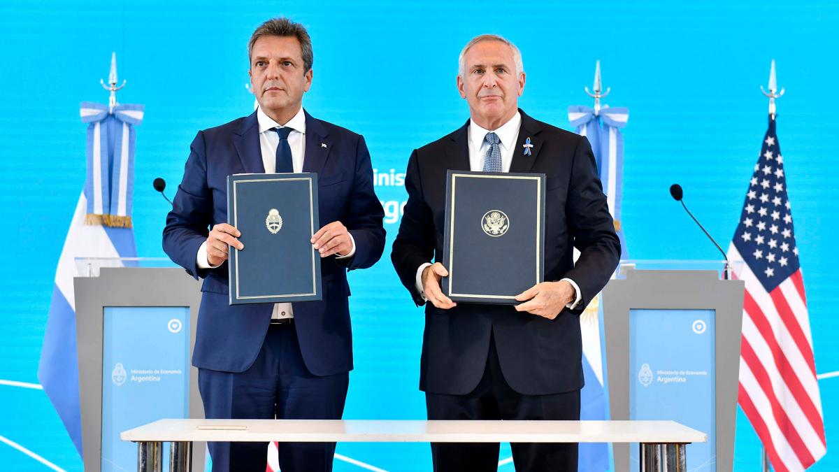 El Gobierno y EEUU firmaron un acuerdo de información tributaria post thumbnail image