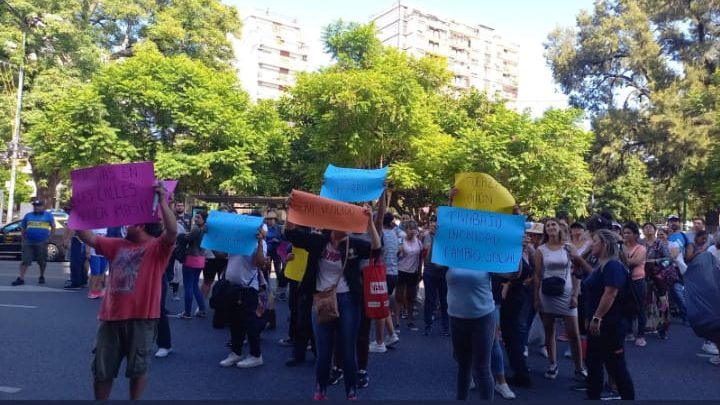 Denuncian a Larreta por el despido de 35 mujeres cooperativistas