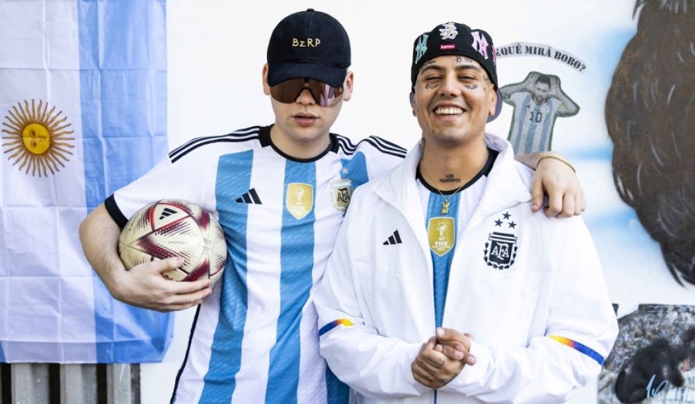 Duki y Bizarrap lanzaron un homenaje solidario a la Selección argentina