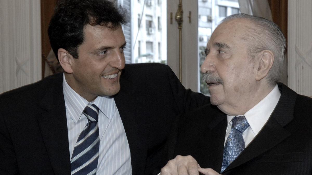 Massa homenajeó a Alfonsín y cuestionó “evaluaciones sesgadas e injustas” sobre su figura post thumbnail image