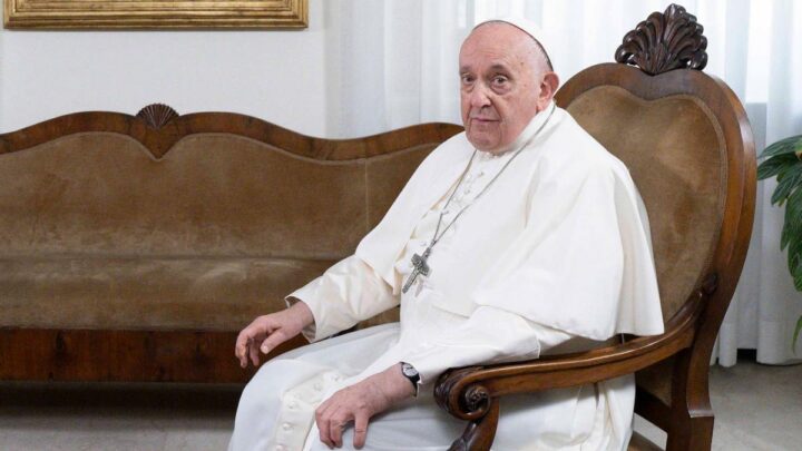 El Papa llamó a “desmasculinizar” la Iglesia y pidió más presencia femenina