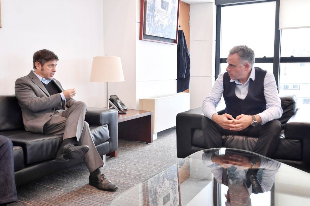 Axel Kicillof con el presidente Yamandú Orsi